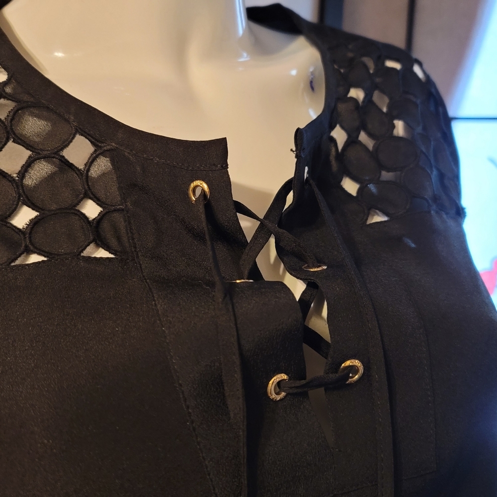ANNE KLEIN BLACK ELEGANT  LADIES BLOUSE WITH SHEER SHOULDER ART/SIZE MEDIUM - Picture 8 of 13